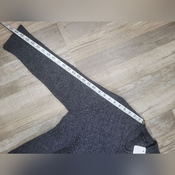 USED WOOL/CASHMERE HARSH COLD Velvet by graham and spencer dark gray sweater. - Picture 5 of 10